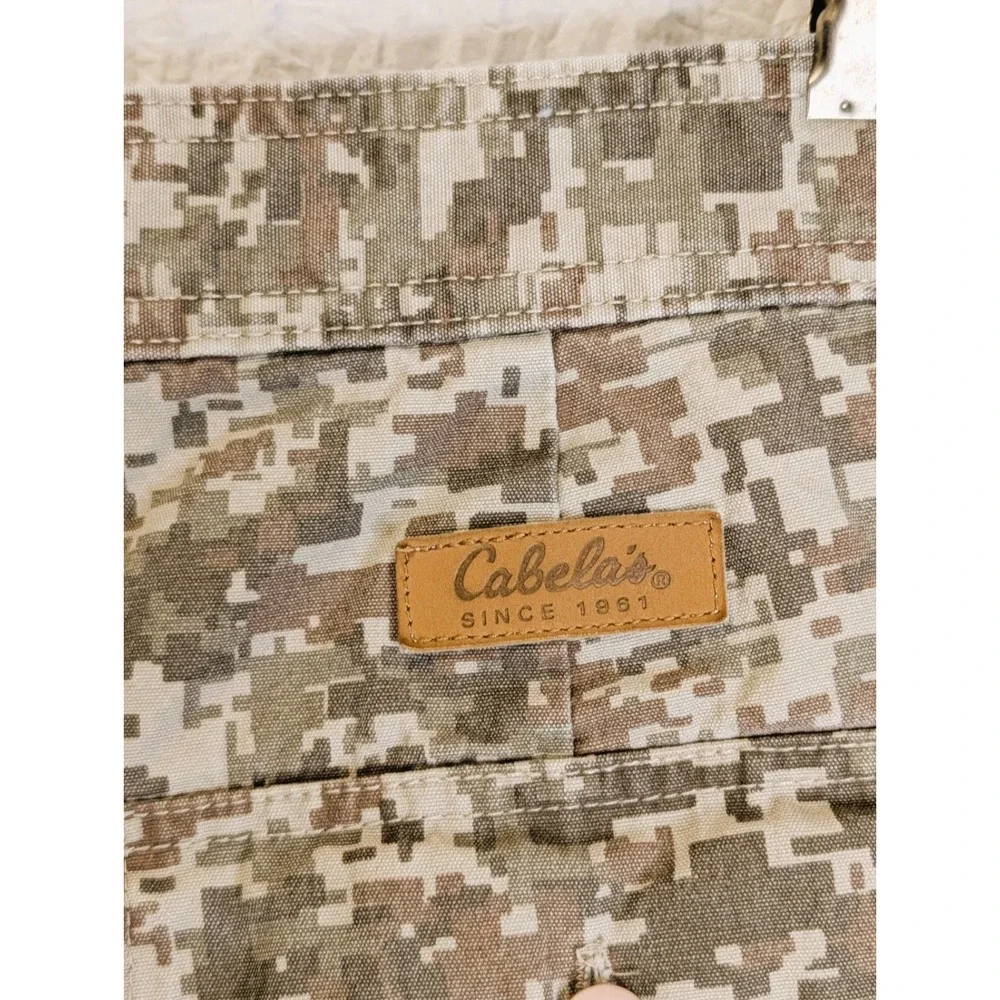 Cabela's Mens 7-pocket Hiker Cargo Shorts 38 Brown Digital Camo Pattern